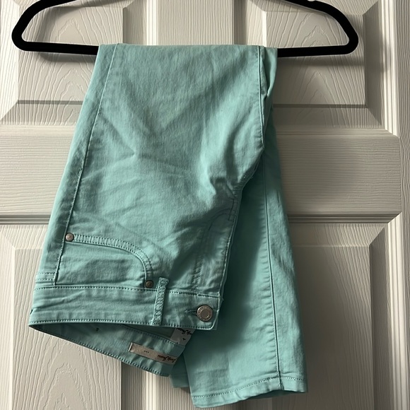 Brody Jean Capris - Picture 1 of 3